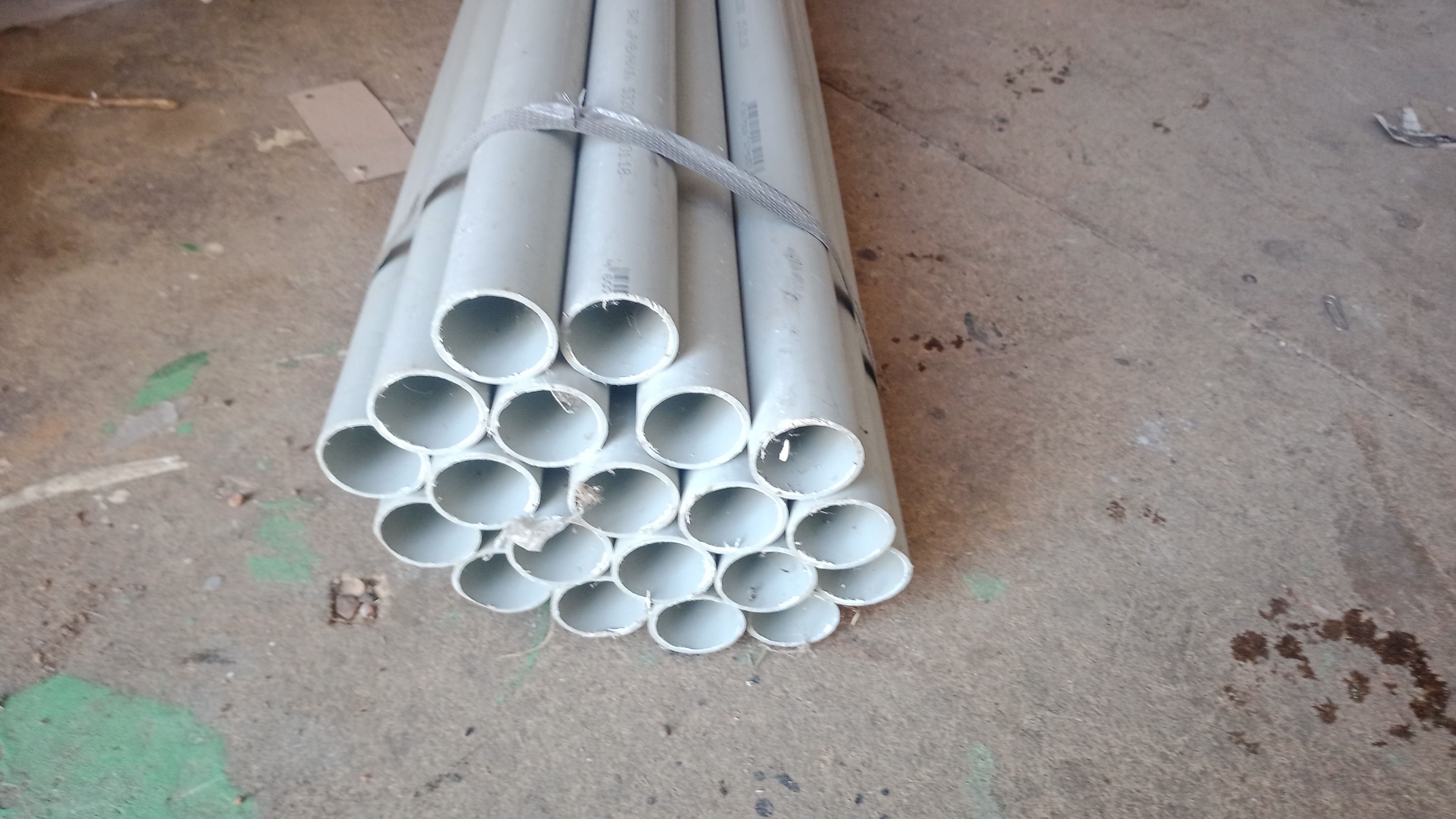 Труба ПВХ гладкая жесткая TRUB-16-2-PVC 2х метровая легкая серая d 16мм 104м